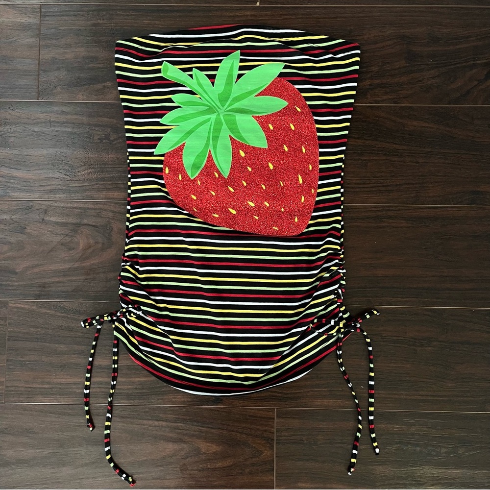 Y2K Bongo Strawberry Tube Top